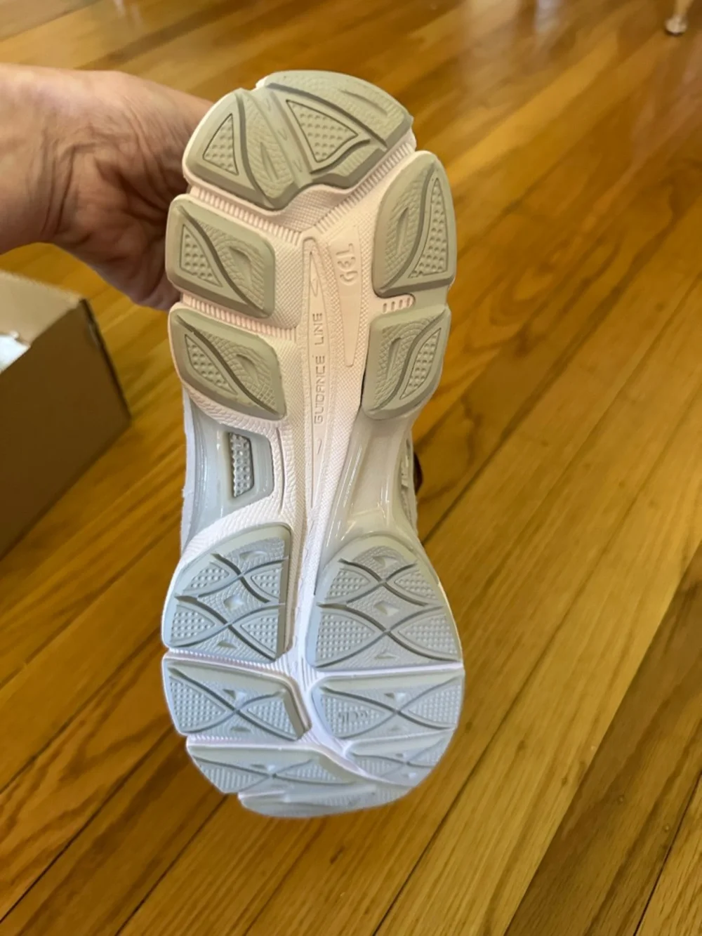 NEW in Box Asics Cream Cloud Grey Gel NYC Men’s 8 Women’s 9 1/2 1203A663-101 NWT
